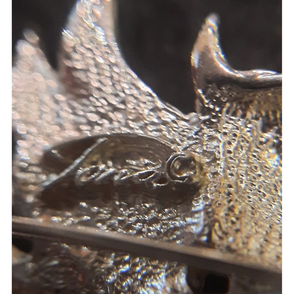 Vintage JONA Signed Gold and Silver Toned Angel Brooch With a Dangling  Bell - Picture 5 of 5